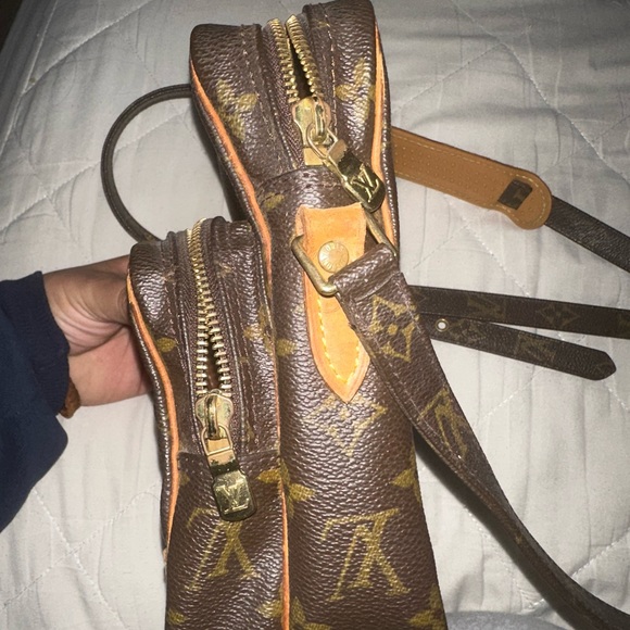 AUTHENTIC VINTAGE LOUIS VUITTON CROSSBODY - Picture 4 of 12
